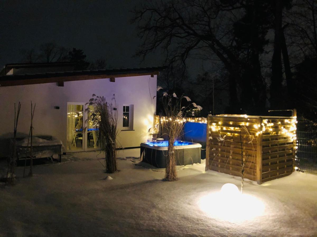 Gartenloft Mit Outdoor Whirlpool Und Garten Petershagen-Eggersdorf Экстерьер фото