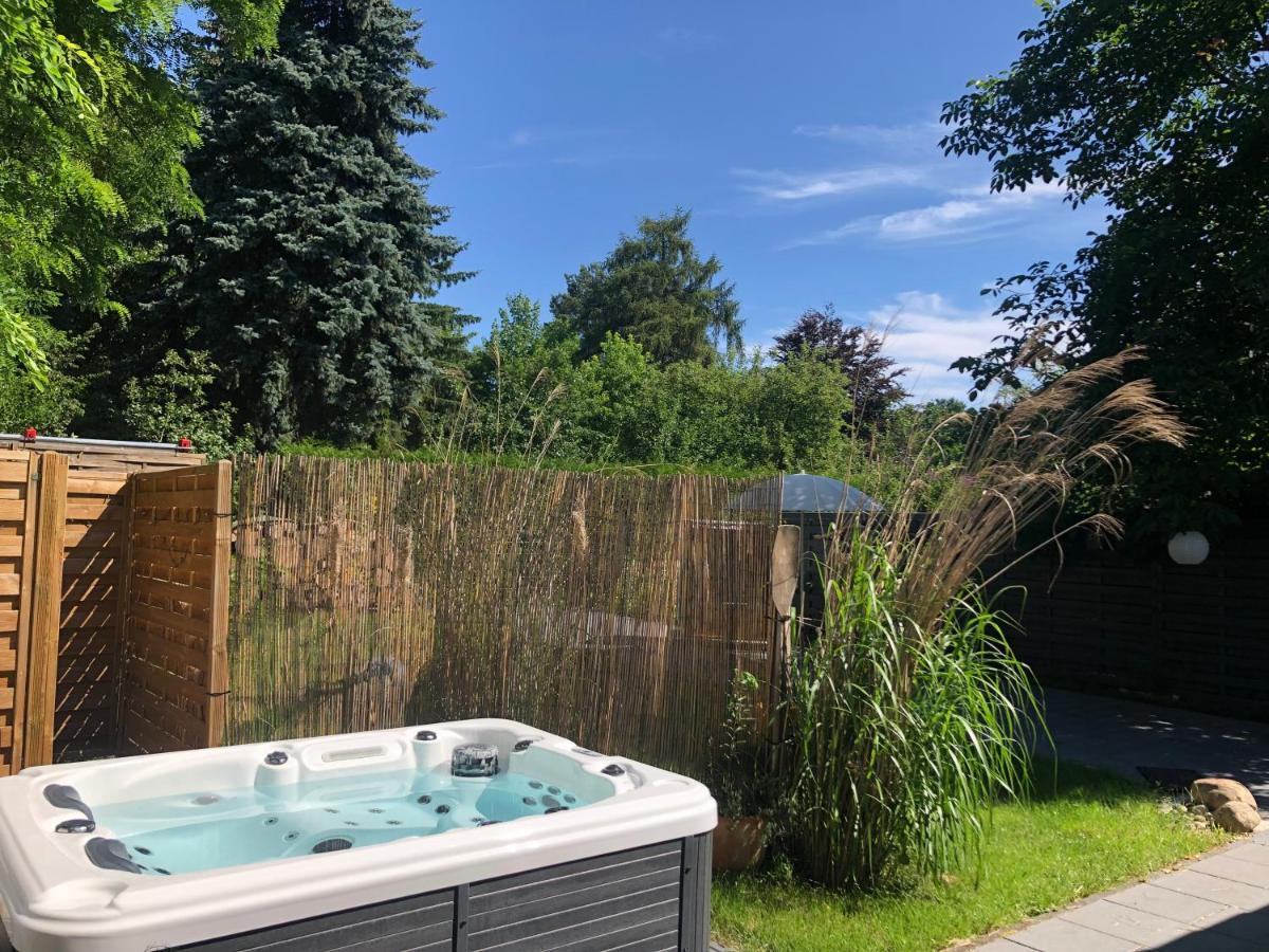 Gartenloft Mit Outdoor Whirlpool Und Garten Petershagen-Eggersdorf Экстерьер фото